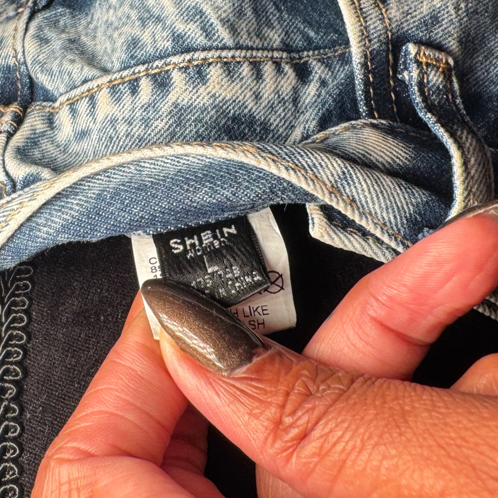 Asymmetrical Jeans - Picture 5 of 5